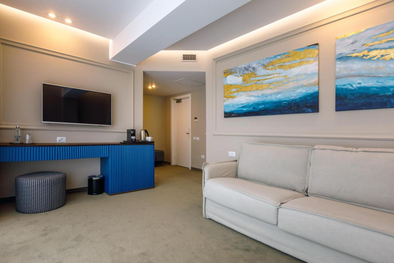 Onal Boutique Hotelier Mamaia Bagian luar foto