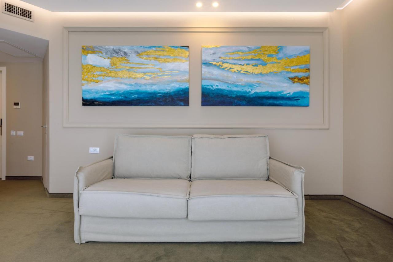 Onal Boutique Hotelier Mamaia Bagian luar foto